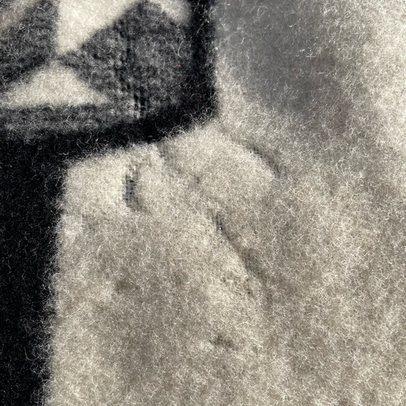 SOLD.  Limited Edition Pendleton Blanket. Made in the USA. - Picture 5 of 7